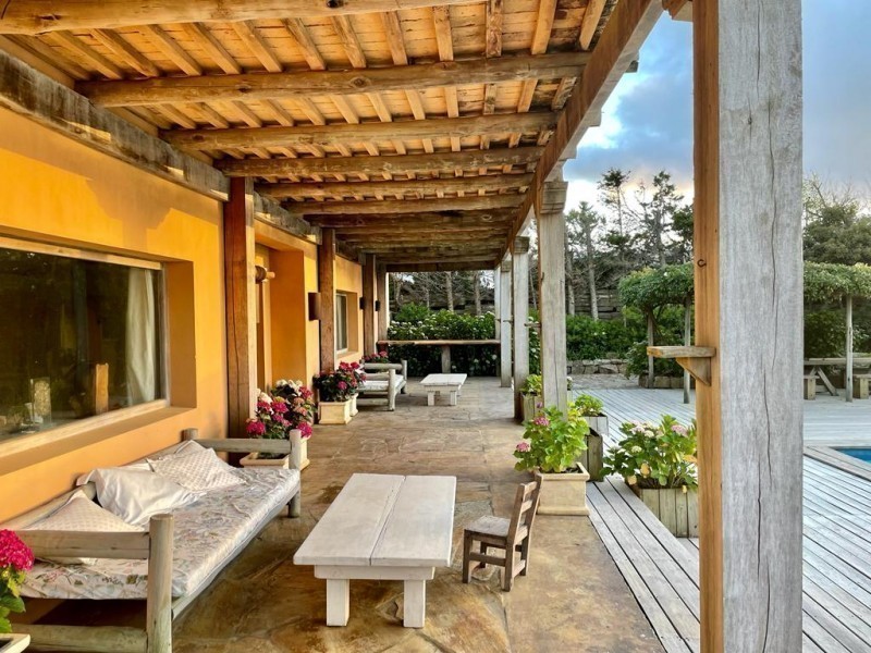 Espectacular casa en venta y en alquiler en altos Punta Piedras
